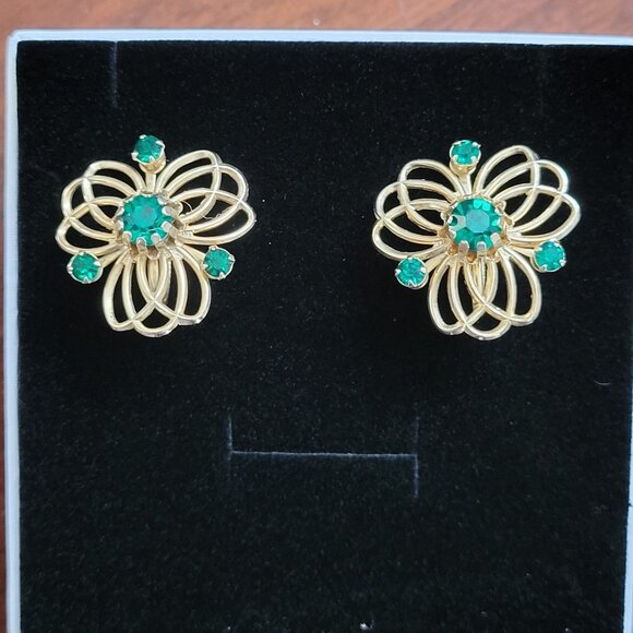 Vintage Gold Tone Flower Clip-On Earrings W/ Green Rhinestones - Picture 1 of 5